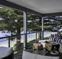 The Seaview - Designer Beachfront House - Hotel Accommodation