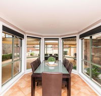 The Tinnock Entertainer Large  Comfy  Wifi - Hotel Accommodation