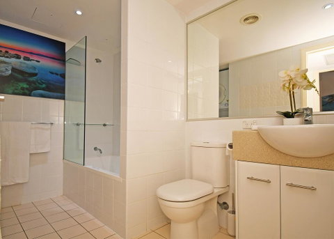 Tingeera Luxury Beachfront Apartments - Hotel Accommodation 3