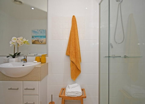 Tingeera Luxury Beachfront Apartments - Hotel Accommodation 2