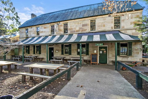 Tiny St Albans - Hotel Accommodation 1