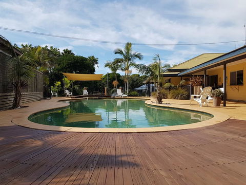 Tiona Holiday Park - Hotel Accommodation 1