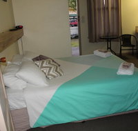 Tocumwal Hotel Motel The Palms - Hotel Accommodation