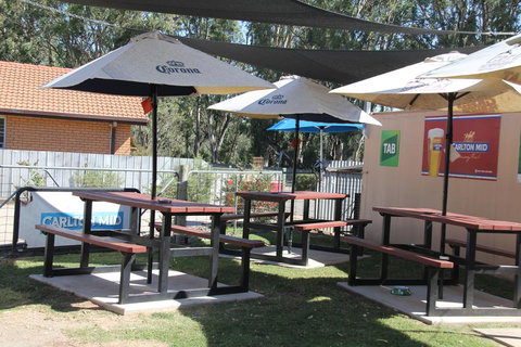 Tocumwal Hotel Motel (The Palms) - Hotel Accommodation 2