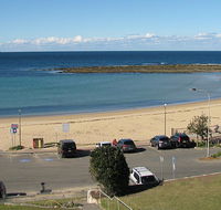 Toowoon Beach View 3br Villa 4 just steps to beach with views - Hotel Accommodation