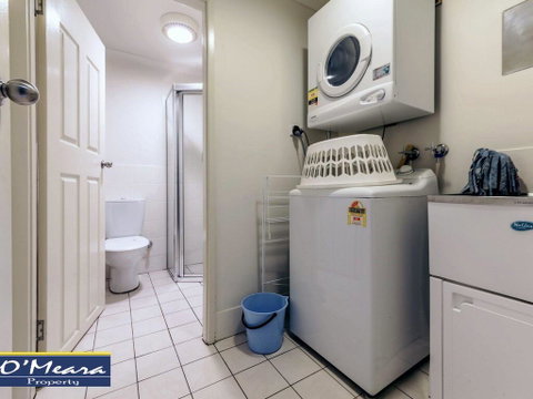 Townhouse 9 'Bay Parklands', 2 Gowrie Ave - Pool Views & Tennis Court - Hotel Accommodation 3