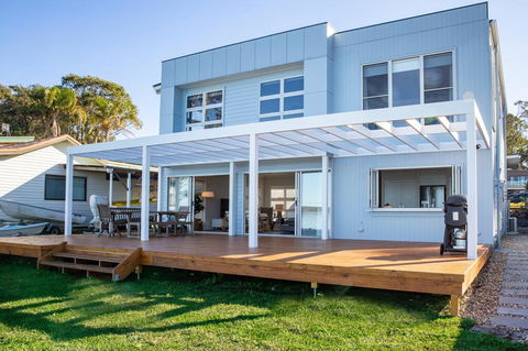 Tranquility Absolute Waterfront - Pet Friendly - 10 Mins To Hyams Beach - Hotel Accommodation 1