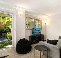 Tropical Townhouse With Two Courtyards and Pool - Hotel Accommodation