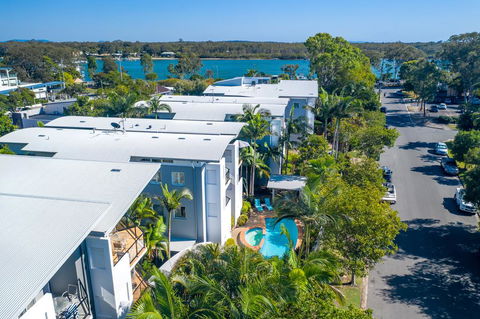 Twin Quays Noosa - Hotel Accommodation 2