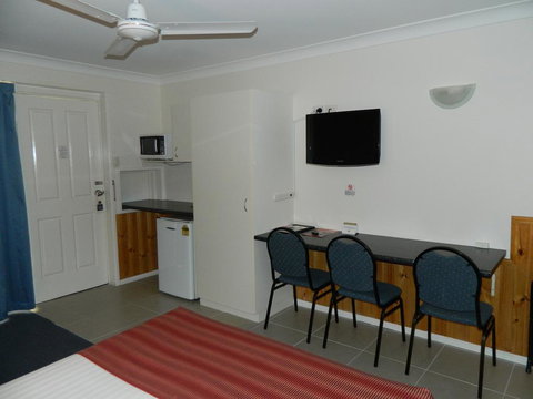 Twin Towns Motel - Hotel Accommodation 2