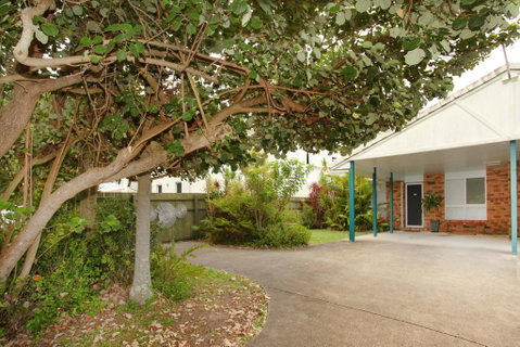 Unit 1/14 Tamarindus Street Marcoola Beach, Pet Friendly, 300 BOND, Linen Supplied - Hotel Accommodation 1