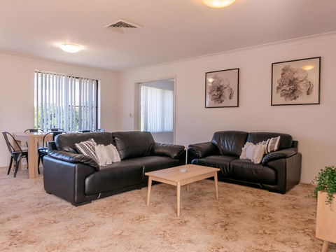 Unit 1@Tee Jays - Hotel Accommodation 2