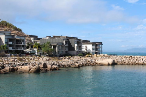 Unit 3302 One Bright Point - Hotel Accommodation 1