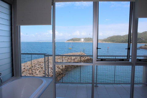 Unit 3302 One Bright Point - Hotel Accommodation 2