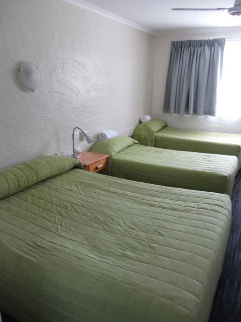 Urangan Motor Inn - Hotel Accommodation 3