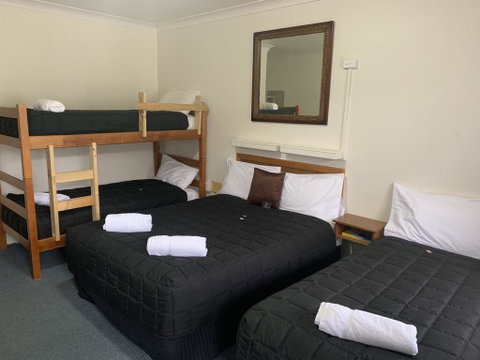 Valley View Motel - Hotel Accommodation 3