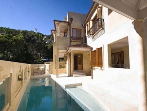 Victoria's At Wategos - Hotel Accommodation 1