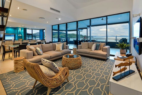 Villa 12 The Edge On Hamilton Island - Hotel Accommodation 1
