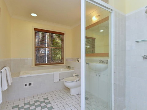 Villa Executive 2br Pokolbin Resort Condo Located Within Cypress Lakes Resort (nothing Is More Central) - Hotel Accommodation 2