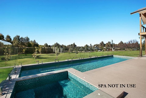 Vineyard Views - Hotel Accommodation 3