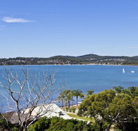 Wanda Point House - Tranquil Elegant  Dog Friendly - Hotel Accommodation