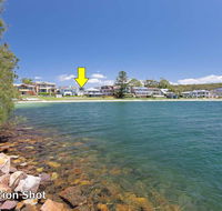 Wanda Waterfront Retreat - beautiful beach house - Hotel Accommodation