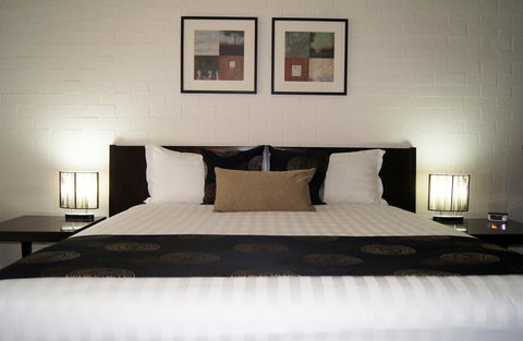 Blazing Stump Motel & Suites - Hotel Accommodation 10