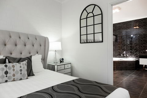 Blazing Stump Motel & Suites - Hotel Accommodation 25