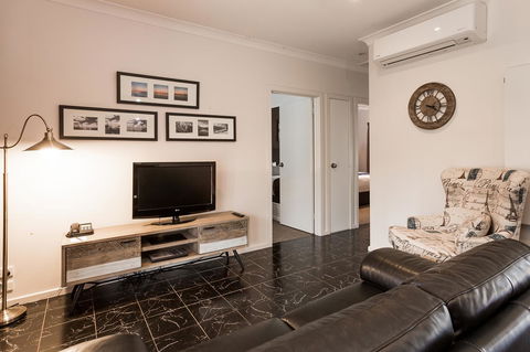 Blazing Stump Motel & Suites - Hotel Accommodation 20