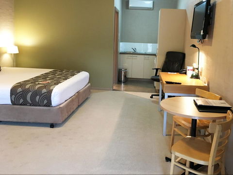 Blazing Stump Motel & Suites - Hotel Accommodation 41