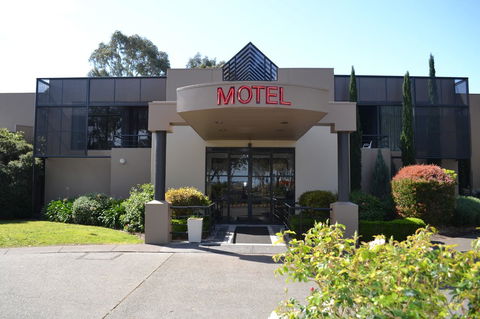 The Dingley Hotel - Hotel Accommodation 1