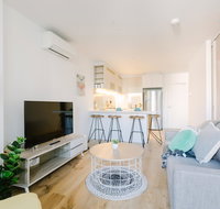 Plush 2BR CBD Apartment Near Southern Cross - Hotel Accommodation