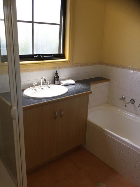 At The Beach Apartments - Hotel Accommodation 9