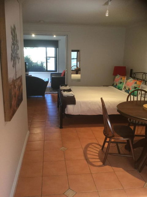 At The Beach Apartments - Hotel Accommodation 15