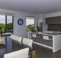 1 Pebble Place - Hotel Accommodation