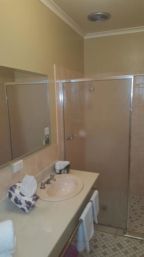 Allamar Motel - Hotel Accommodation 16