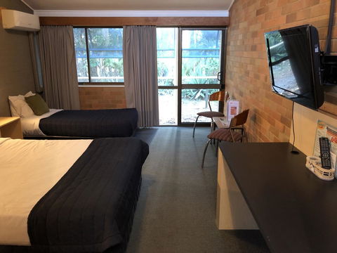 Bribie Island Hotel - Hotel Accommodation 2