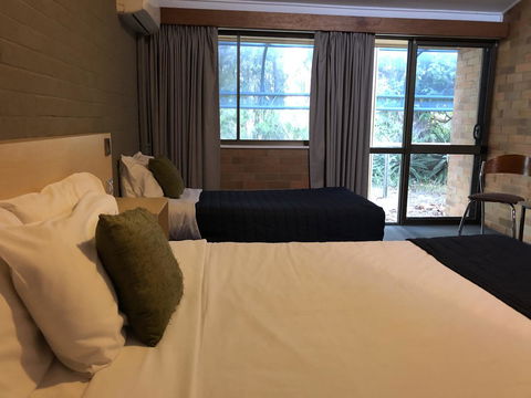 Bribie Island Hotel - Hotel Accommodation 19