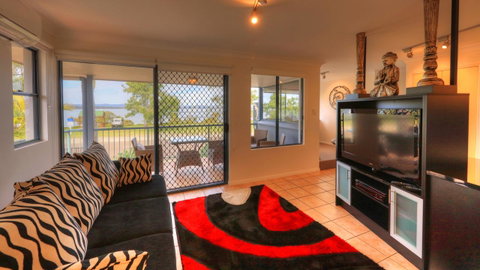 Dolphin Waters - Hotel Accommodation 7