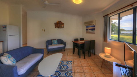Dolphin Waters - Hotel Accommodation 3