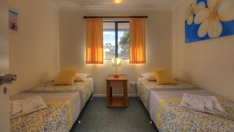 Dolphin Waters - Hotel Accommodation 9