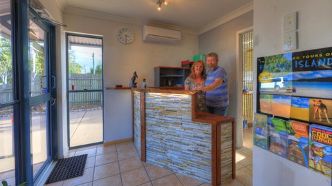 Dolphin Waters - Hotel Accommodation 13