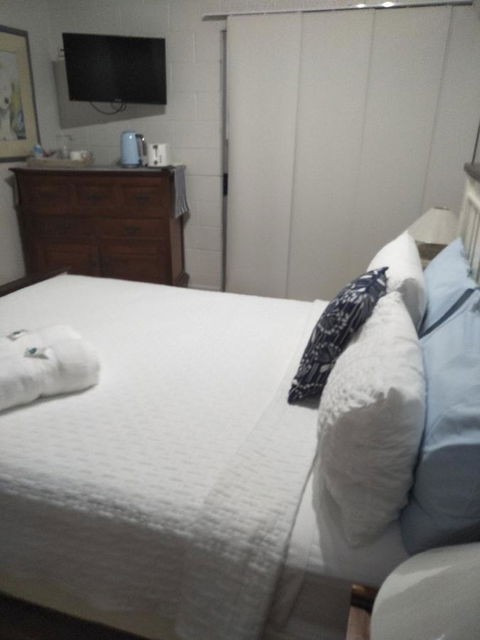 Salty Vibes Retreat - Hotel Accommodation 4