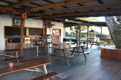 Nomads Airlie Beach - Hotel Accommodation 2