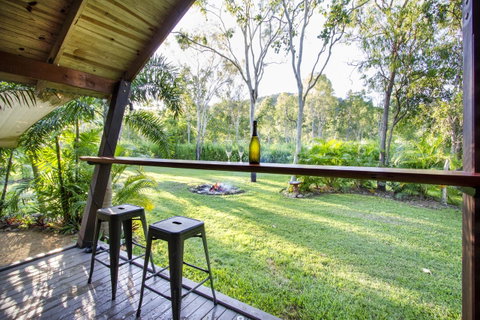Airlie Beach Eco Cabins - Adults Only - Hotel Accommodation 2