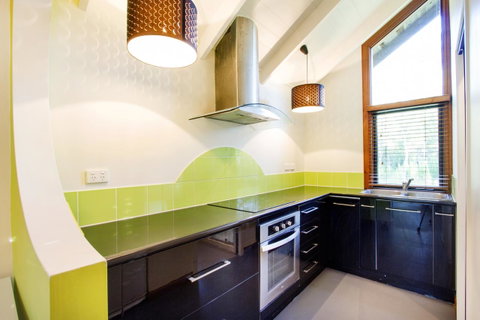 Airlie Beach Eco Cabins - Adults Only - Hotel Accommodation 10