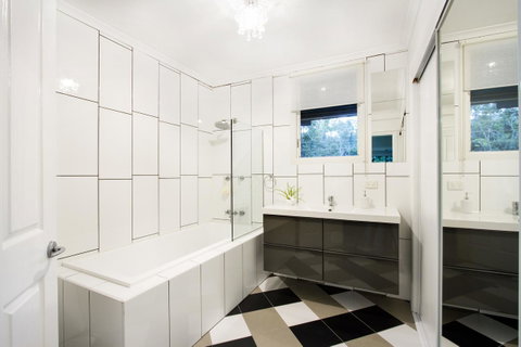 Airlie Beach Eco Cabins - Adults Only - Hotel Accommodation 35
