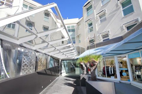 Emerald Noosa - Hotel Accommodation 2