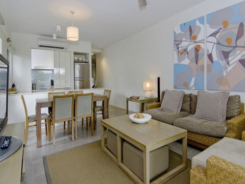 Beach Club Port Douglas Luxury Apartments - Hotel Accommodation 2