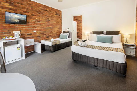 The Beach Motel Hervey Bay - Hotel Accommodation 43